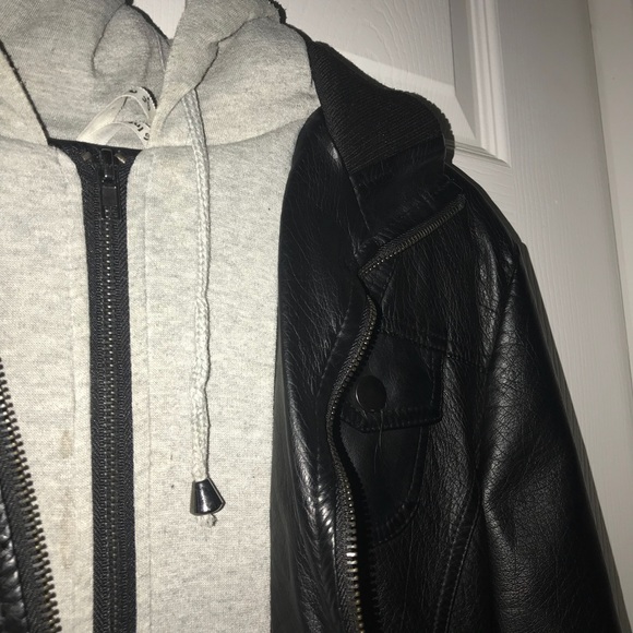 Leather jacket - Picture 2 of 3